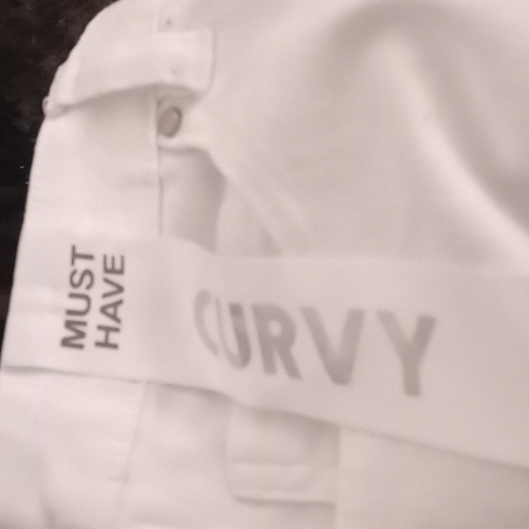 White Relaxed Denim short size 13 TINSELTOWN Hi-Rise The Mom Short 13/31 must ga - Picture 3 of 5